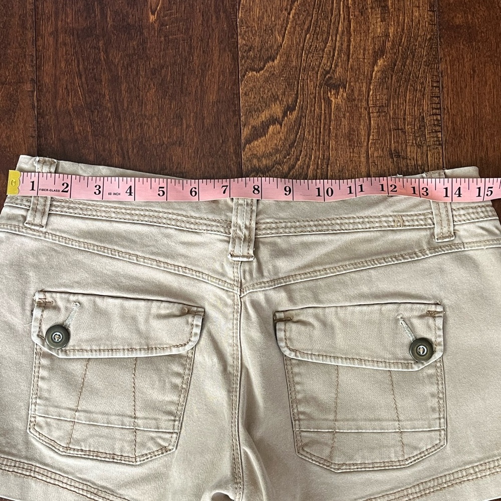 UNIONBAY Tan Shorts Size 5 - Picture 3 of 4